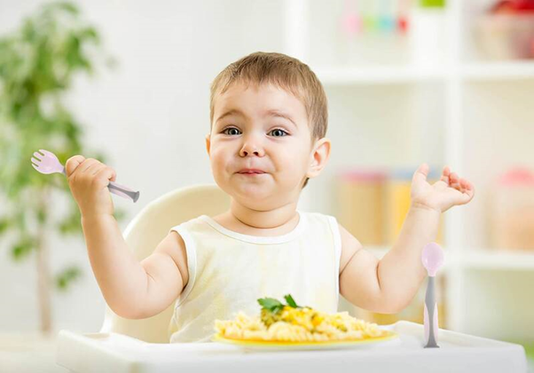 Letting children feed themselves is also a way of educating life skills