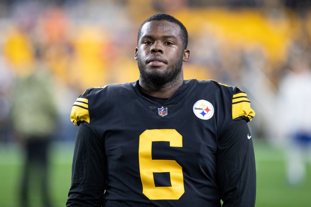 Steelers help get P Pressley Harvin's ill dad to see son play vs. Titans